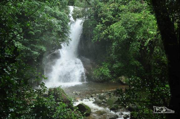 O Salto do Saci, em meio à Mata Atlântica na região de Antonina, litoral do Paraná